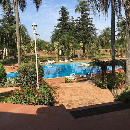 Tangoinn Club Iguazu Party Luxury Hostel Puerto Iguazu Bagian luar foto