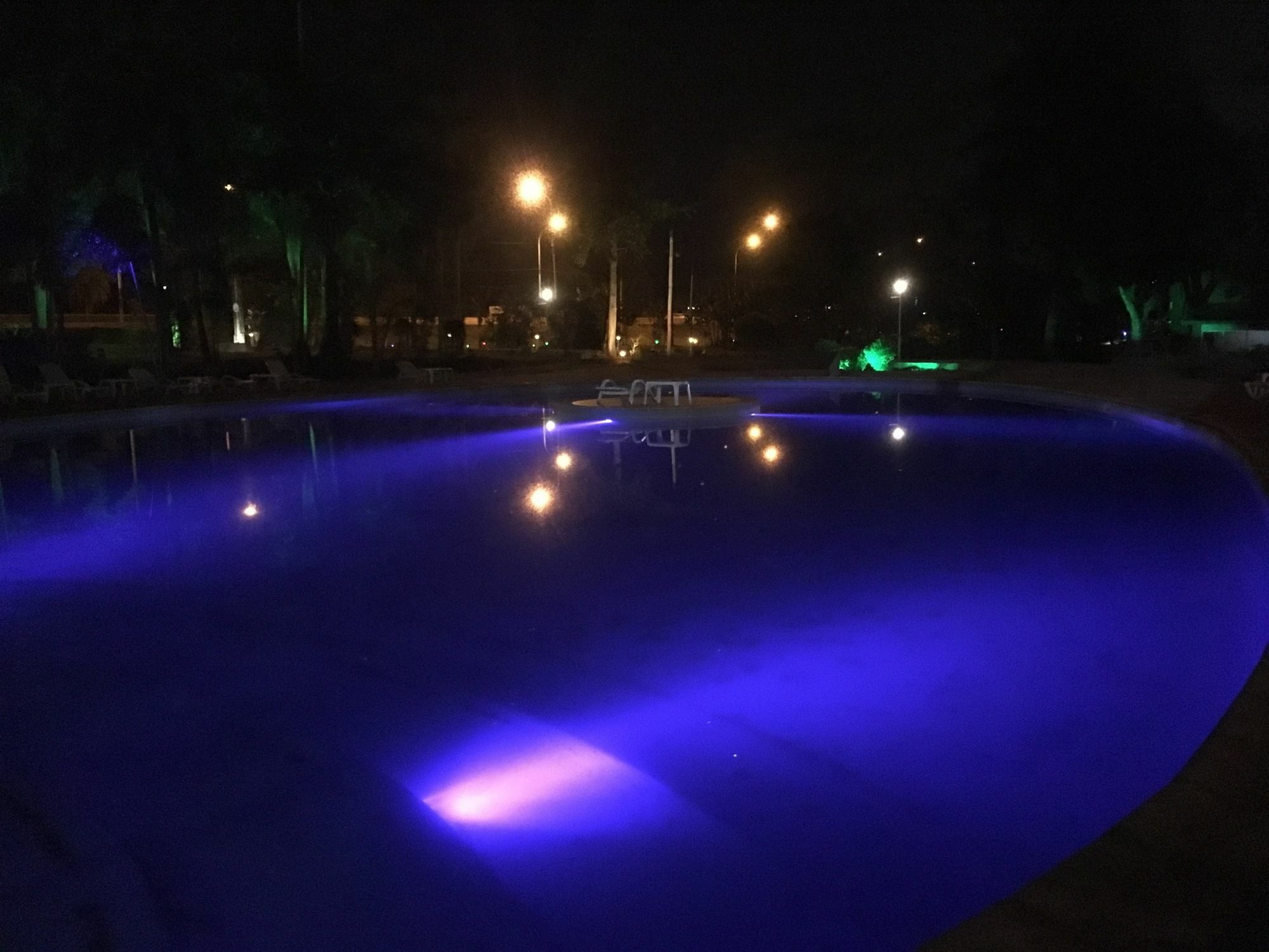 Tangoinn Club Iguazu Party Luxury Hostel Puerto Iguazu Bagian luar foto