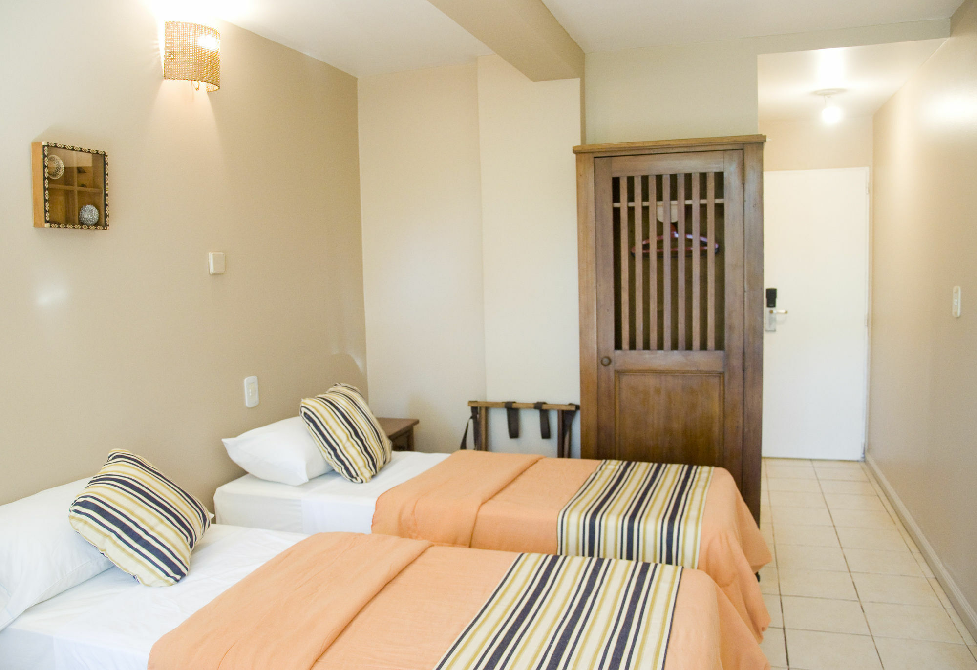 Tangoinn Club Iguazu Party Luxury Hostel Puerto Iguazu Bagian luar foto